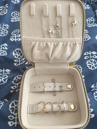 Customer photo review of JOYERO CUADRADO GRIS