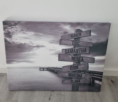 Customer photo review of Lienzo Muelle de Madera con Nombres Personalizados