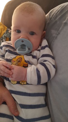 Customer photo review of Chupete Dusty Blue Nenina & Co