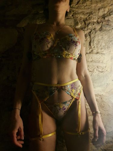Customer photo review of Aurora's Yellow Floral Set