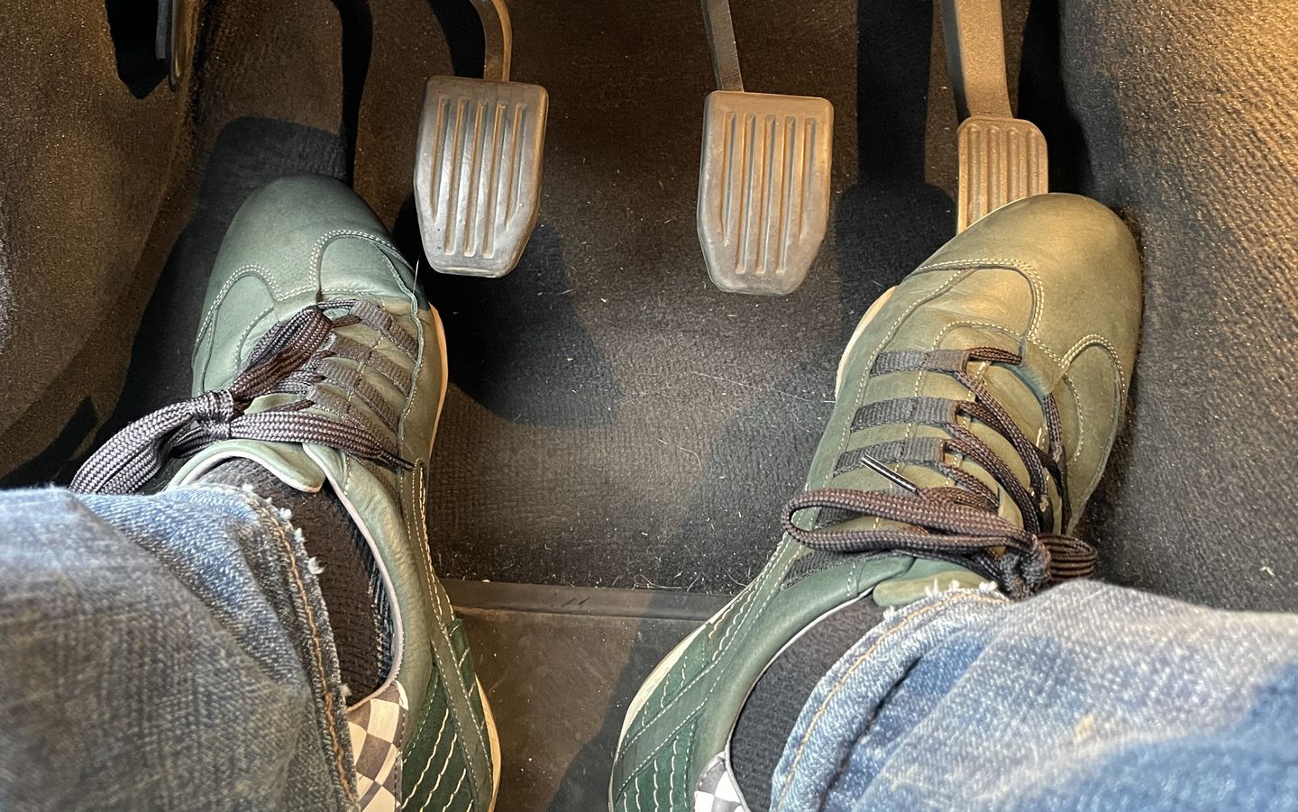 Customer photo review of Men's Racing Sneaker in Brexit Green (Dark Green and Black)