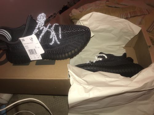 Customer photo review of YEEZY BOOST 350 V2