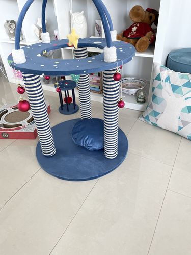 Customer photo review of Starry Park Cat Scratching Post With Teaser Toys