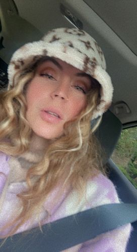 Customer photo review of Vintage Floral Pattern Furry Bucket Hat