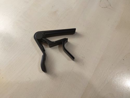 Customer photo review of Universal best guitar capo