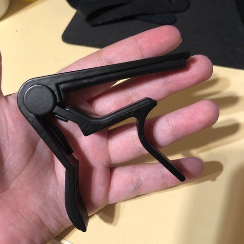 Customer photo review of Universal best guitar capo