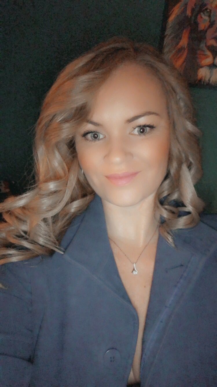 Customer photo review of "TO MY DAUGHTER, LOVE MUM" WHITE GOLD NECKLACE