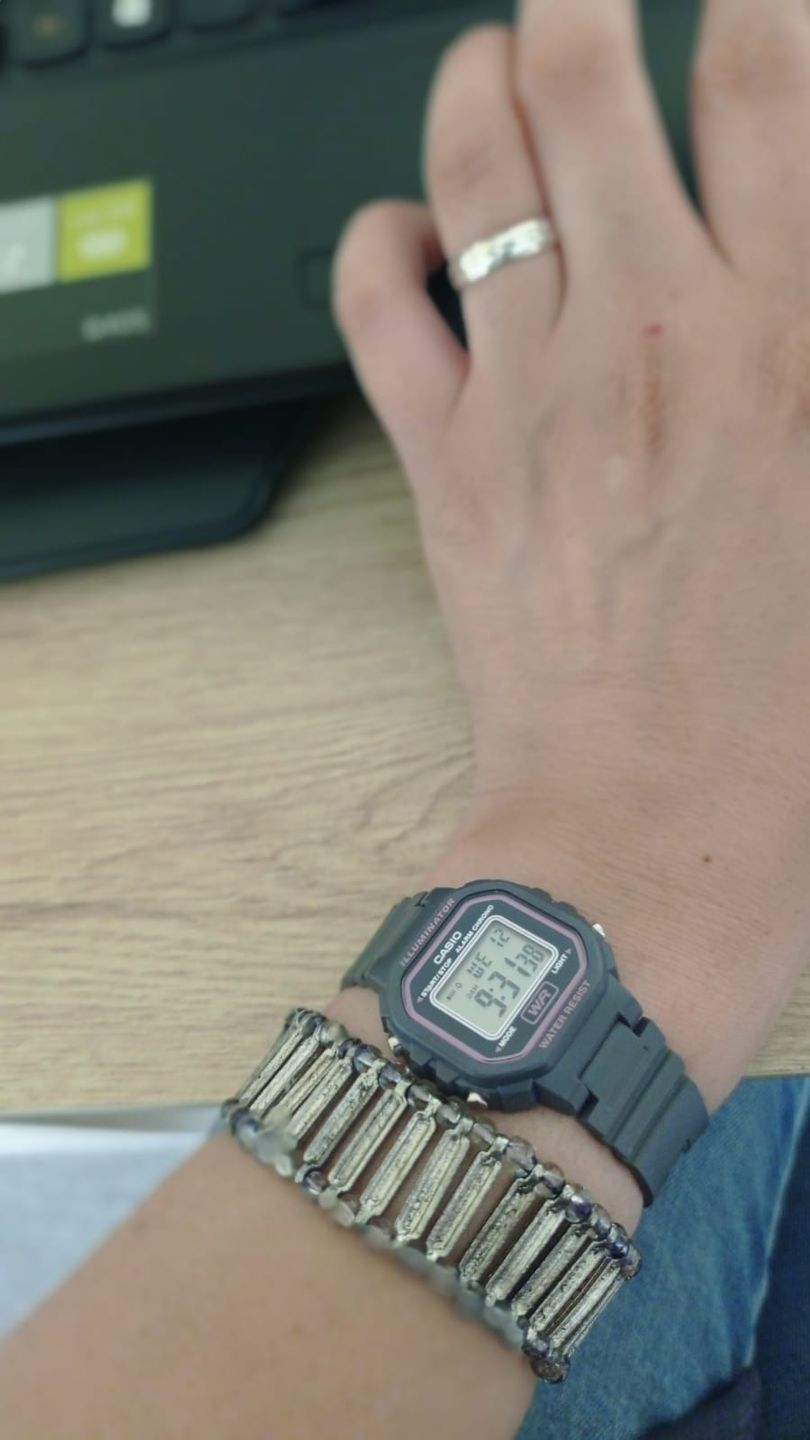 Customer photo review of Reloj Casio Vintage LA-20WH-8ADF Gris Rosado