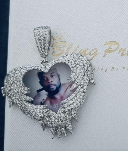Customer photo review of THE PROTECTIVE ANGEL® - Custom Openable Photo Pendant