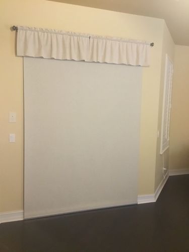 Customer photo review of SmartWings Motorized Roller Shades 100% Blackout Linen
