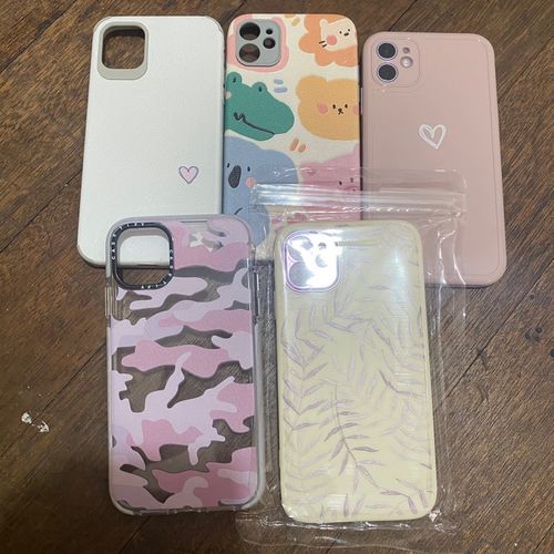 Customer photo review of Vintage Leaves Shockproof iPhone Case