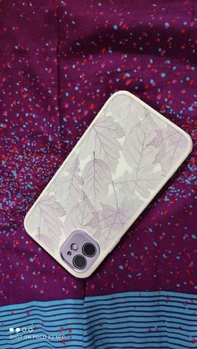 Customer photo review of Vintage Leaves Shockproof iPhone Case