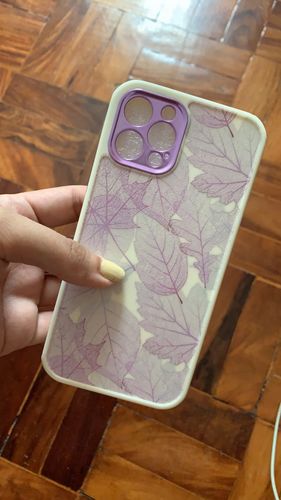 Customer photo review of Vintage Leaves Shockproof iPhone Case