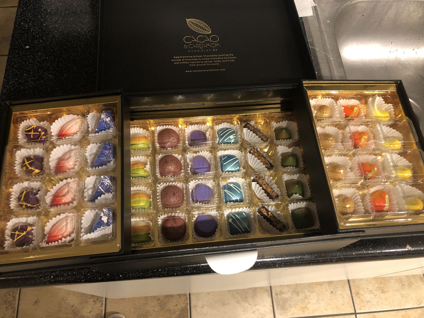 Customer photo review of Deluxe Gift Box 48 Pieces
