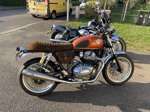 Customer photo review of Housse de Selle cuir Brun pour Royal Enfield