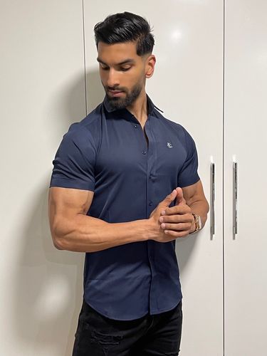 Customer photo review of Blue Element Men's Short Sleeve Muscle Fit Shirt