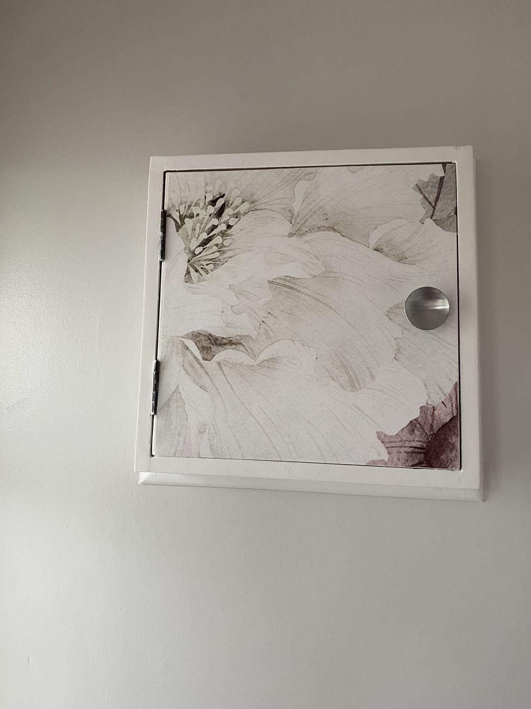Customer photo review of Oversized Floral Bloom - Custom Sized Wallpaper Mural (per m2)
