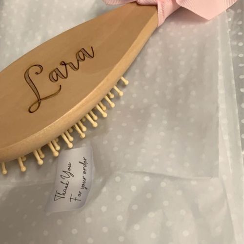 Customer photo review of Personalisierte Haarbürste aus Holz