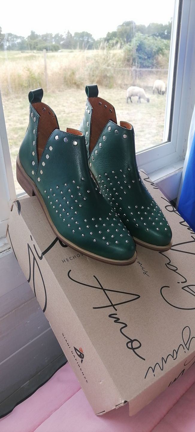 Customer photo review of Botines CHARRA C3