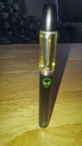 Customer photo review of Alien Gorilla Glue 1g Delta 8 Disposable
