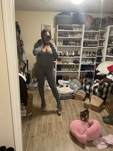 Customer photo review of Matte Frame Longsleeve Bodysuit In Gray