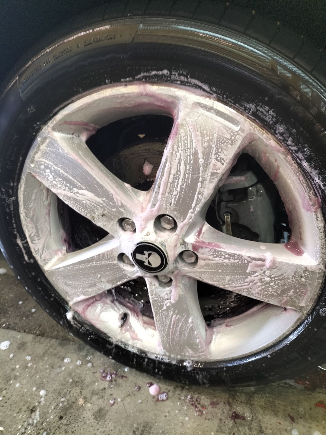 Customer photo review of D1 IRON by INNOVACAR: Iron Remover and Decontaminant for Rims, Bodywork, and Car Windows