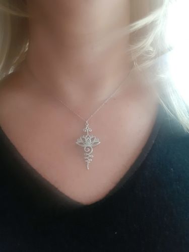 Customer photo review of Halskette ' Lotus Radiance'.