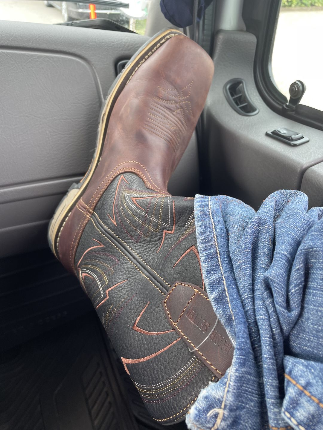 Customer photo review of Irish Setter by Red Wing Men's Marshall Waterpoof Safety Toe Boots 83938