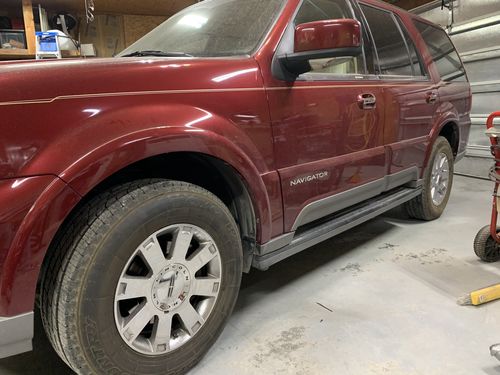 Customer photo review of 2003-2004 Lincoln Navigator Premium 4-Wheel Air Suspension Conversion System With Module (FX24FM)