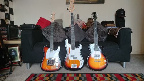 Customer photo review of Donner DTC-100 Electric Guitar Kits Full-Size 39 Inch with Bag, Strap, Cable