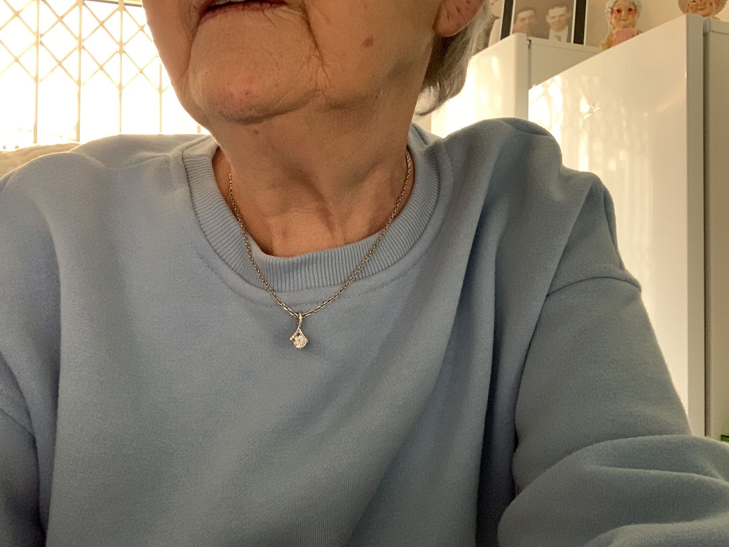 Customer photo review of "TO MY DAUGHTER, LOVE MUM" WHITE GOLD NECKLACE
