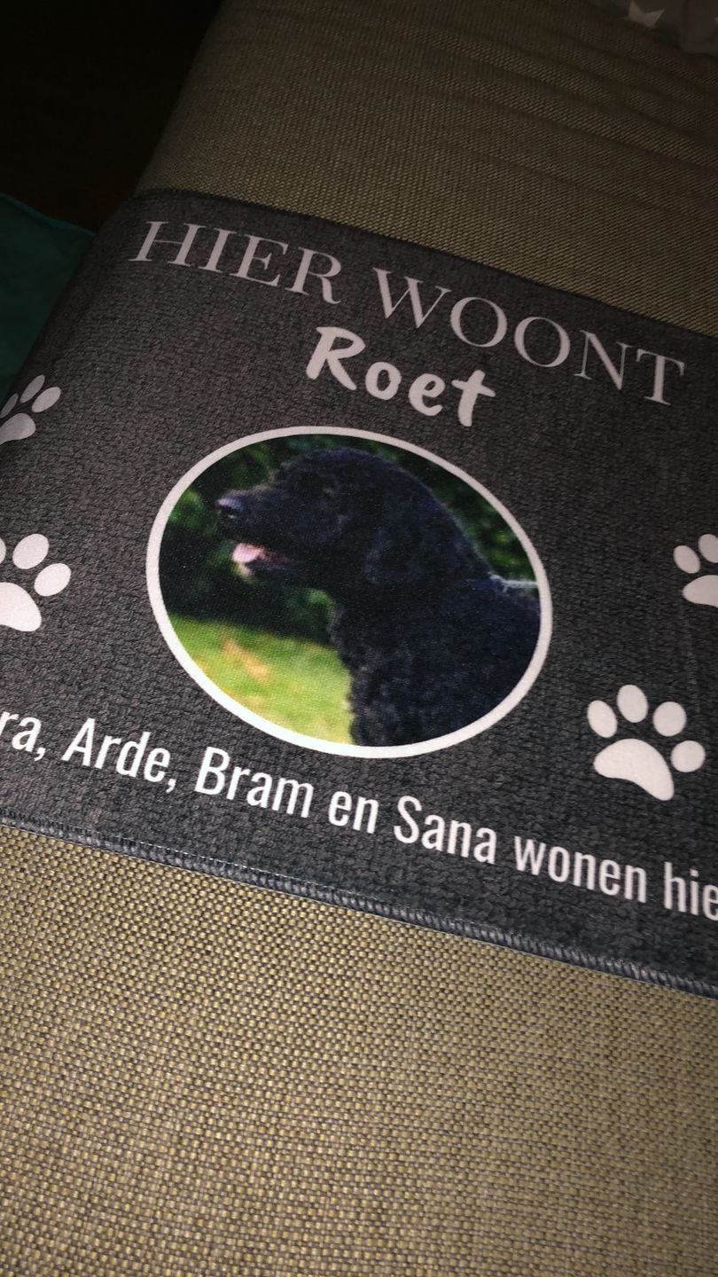 Customer photo review of Hier woont - Gepersonaliseerde huisdier deurmat