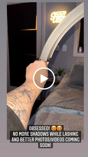 Customer video review of CosmoGlo Original Light Bundle + Phone Clip