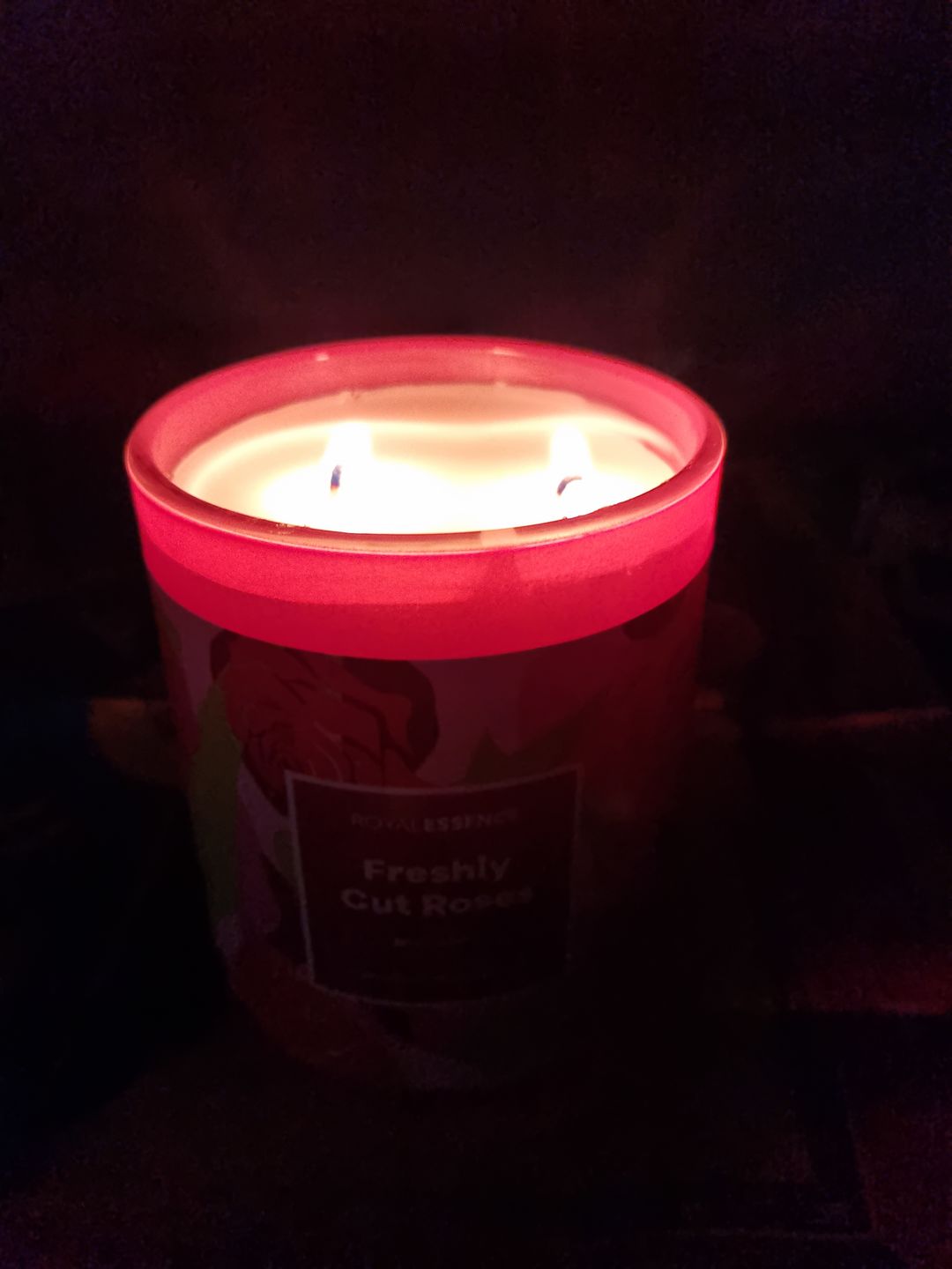 Customer photo review of Freshly Cut Roses (Candle)