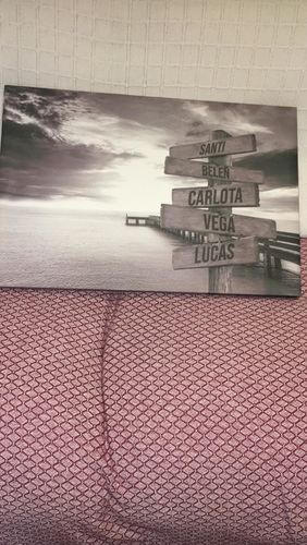 Customer photo review of Lienzo Muelle de Madera con Nombres Personalizados