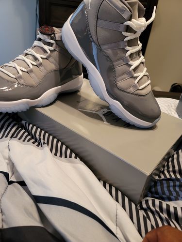 Customer photo review of 2021 Air Jordan 11 “Cool Grey”
