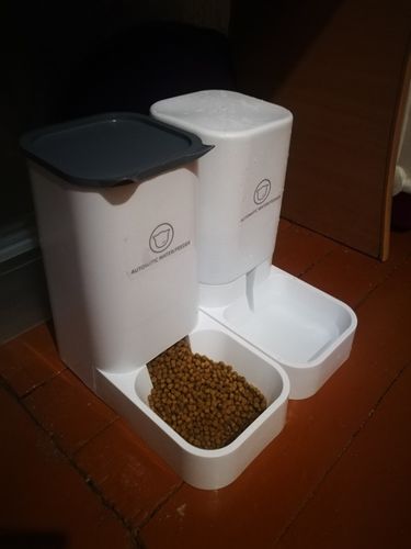 Customer photo review of Automatic Pet Food & Water Dispenser