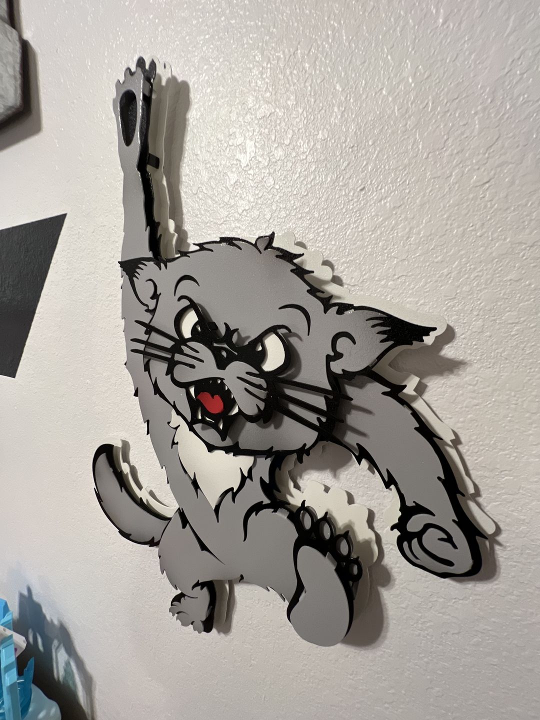 Customer photo review of University of Cincinnati "VINTAGE BEARCAT" 3D Black Vintage Metal Artwork