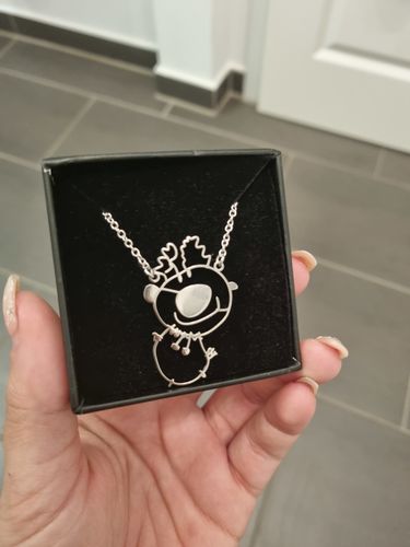 Customer photo review of LOANYA persönliche Kinderzeichnung als Halskette oder Anhänger in Gold