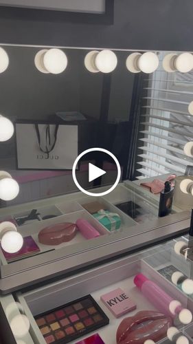 Customer video review of Hollywood Mirror Large "Angel"