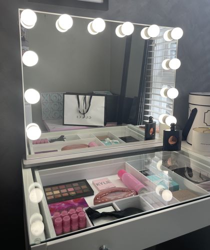 Customer photo review of Hollywood Mirror Large "Angel"