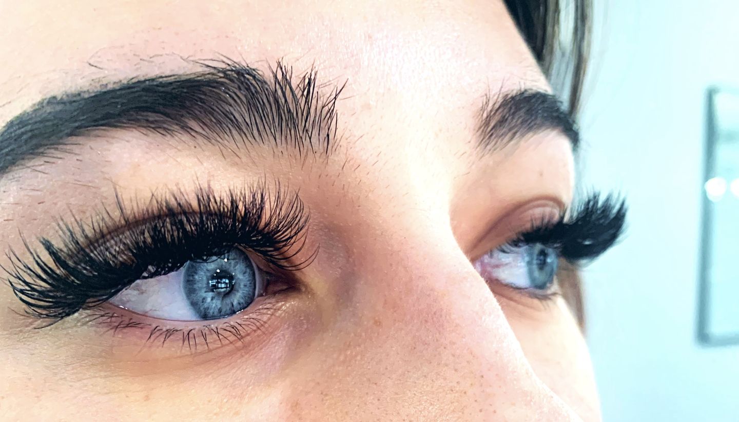 Customer photo review of SUPER BONDER FOR LASH EXTENSIONS