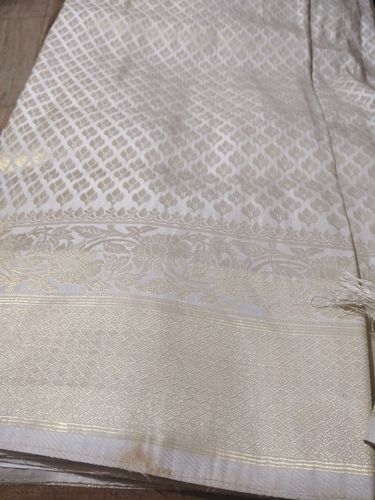 Customer photo review of Royal Princess Golden White Woven Kanjivaram Saree
