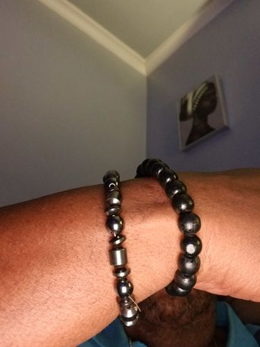 Customer photo review of Weight Loss Black Stone Magnetic Therapy Bracelet