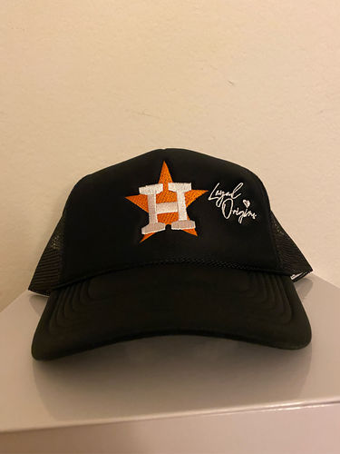 Customer photo review of Astros SIGNATURE Trucker in Black (LIMITED DROP)