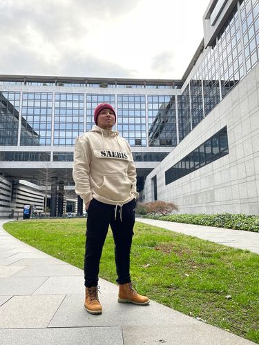 Customer photo review of SAEBIS® Classic Herren Hoodie mit Bauch- & Brusttasche sandfarben