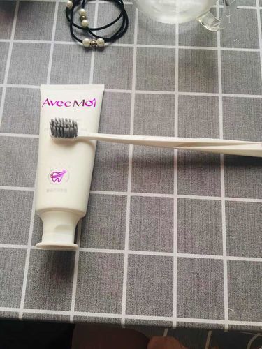 Customer photo review of Avec Moi Calm Comfort Brightening Toothpaste