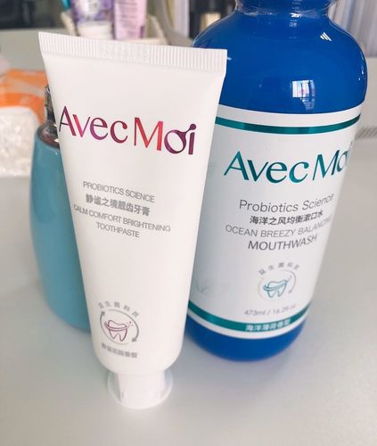 Customer photo review of Avec Moi Calm Comfort Brightening Toothpaste