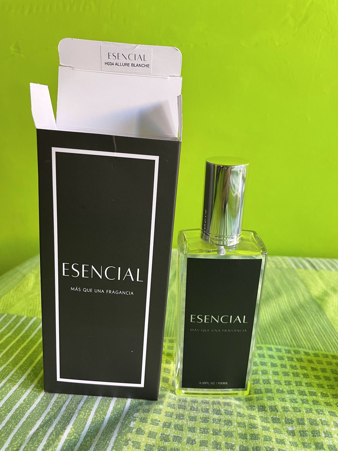 Customer photo review of H034 Inspirado en: Allure Homme Edition Blanche - Chanel