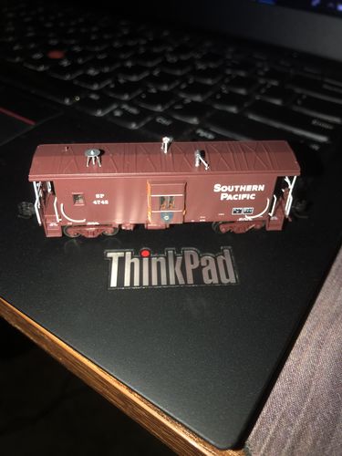 Customer photo review of Athearn ATH23249 Bay Window Caboose, SP/Police #4742, N Scale
